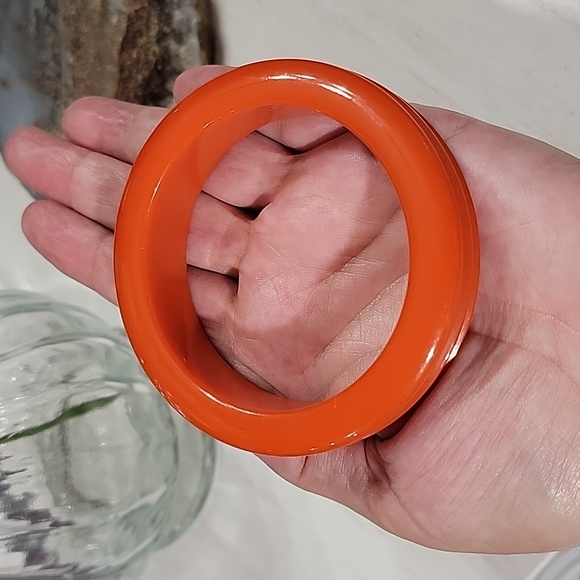 Bakelite Atomic Orange Ribbed Vintage Bangle Bracelet - Picture 7 of 10